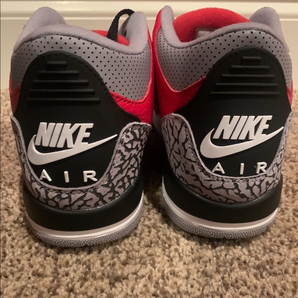 New! Air Jordan Red Cement 3 - Picture 2 of 6